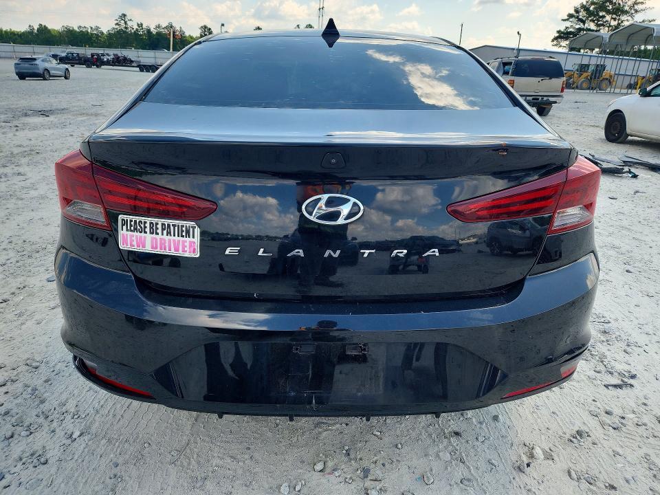 2019 HYUNDAI ELANTRA SEL — Фото 6 из 12