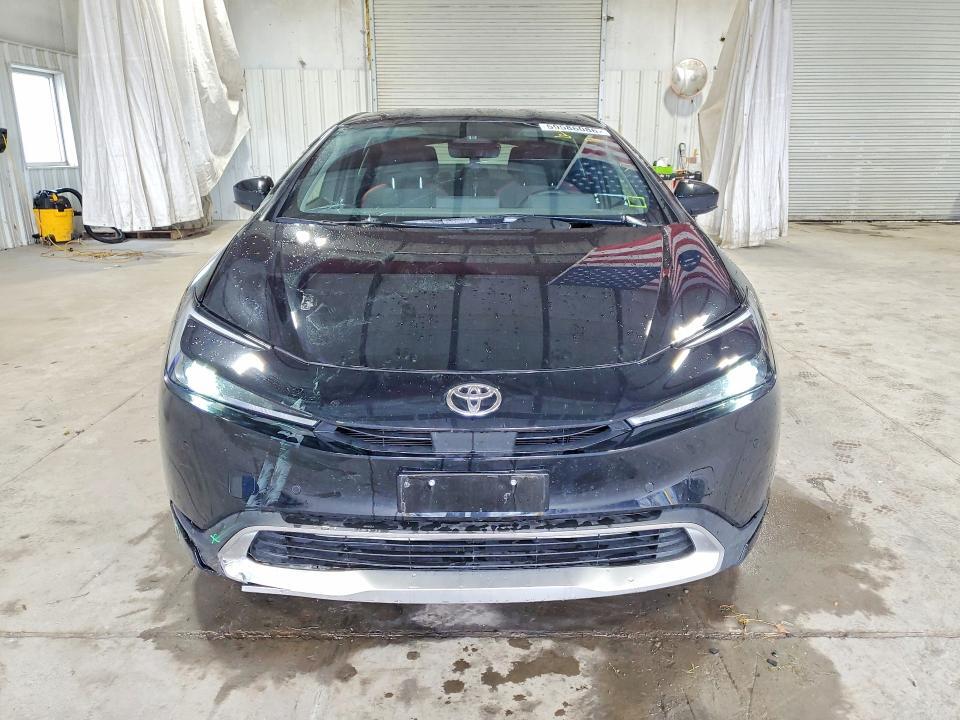 2025 TOYOTA PRIUS PLUG-IN HYBRID SE — Фото 5 из 13