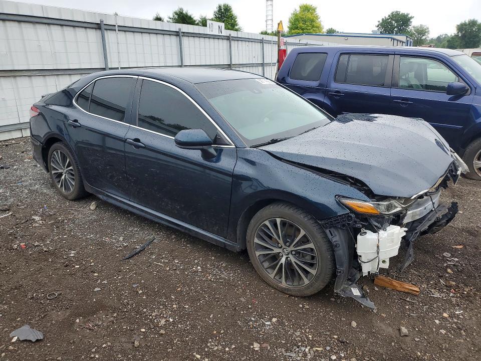 2018 TOYOTA CAMRY SE — Фото 4 из 12