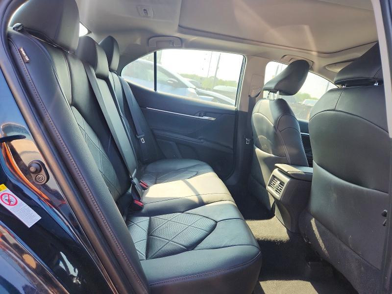 2018 TOYOTA CAMRY XLE — Фото 10 из 13