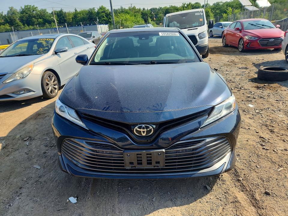 2018 TOYOTA CAMRY XLE — Фото 5 из 13
