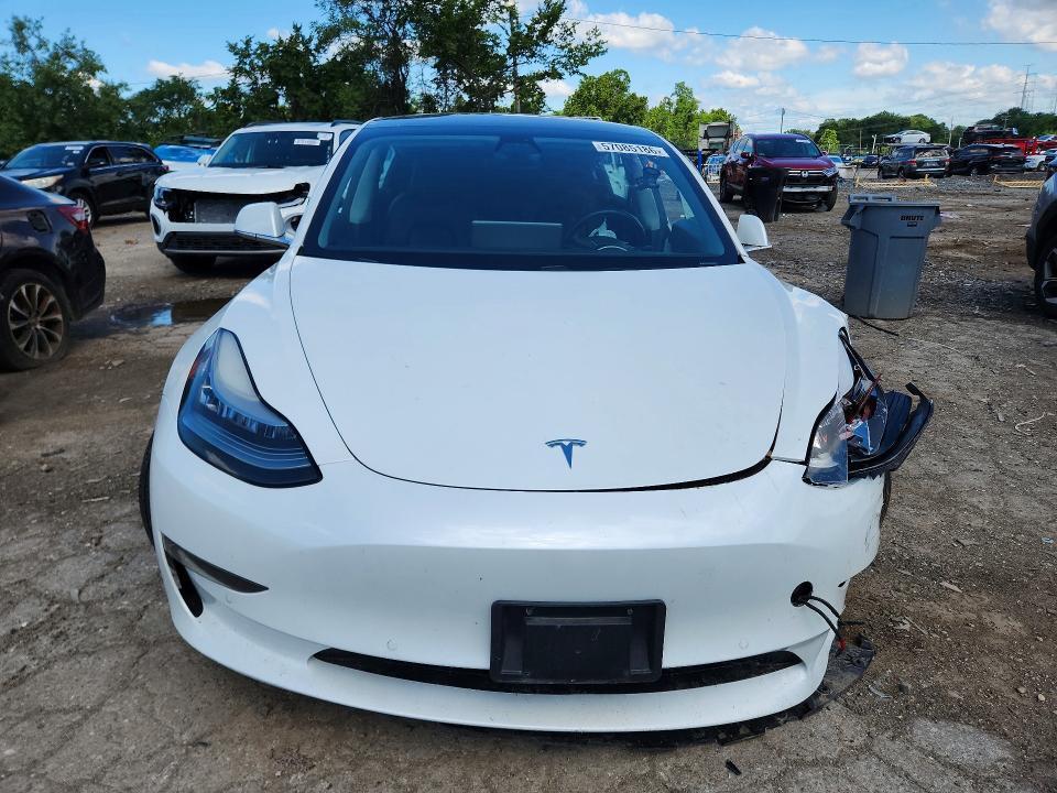 2018 TESLA 3 — Фото 5 из 12