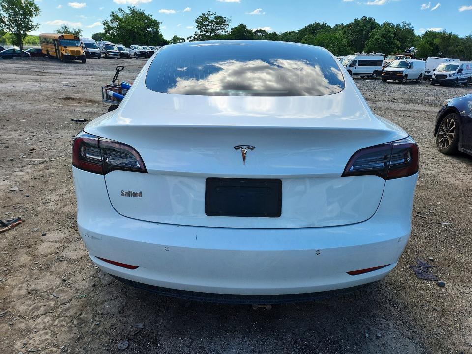 2018 TESLA 3 — Фото 6 из 12