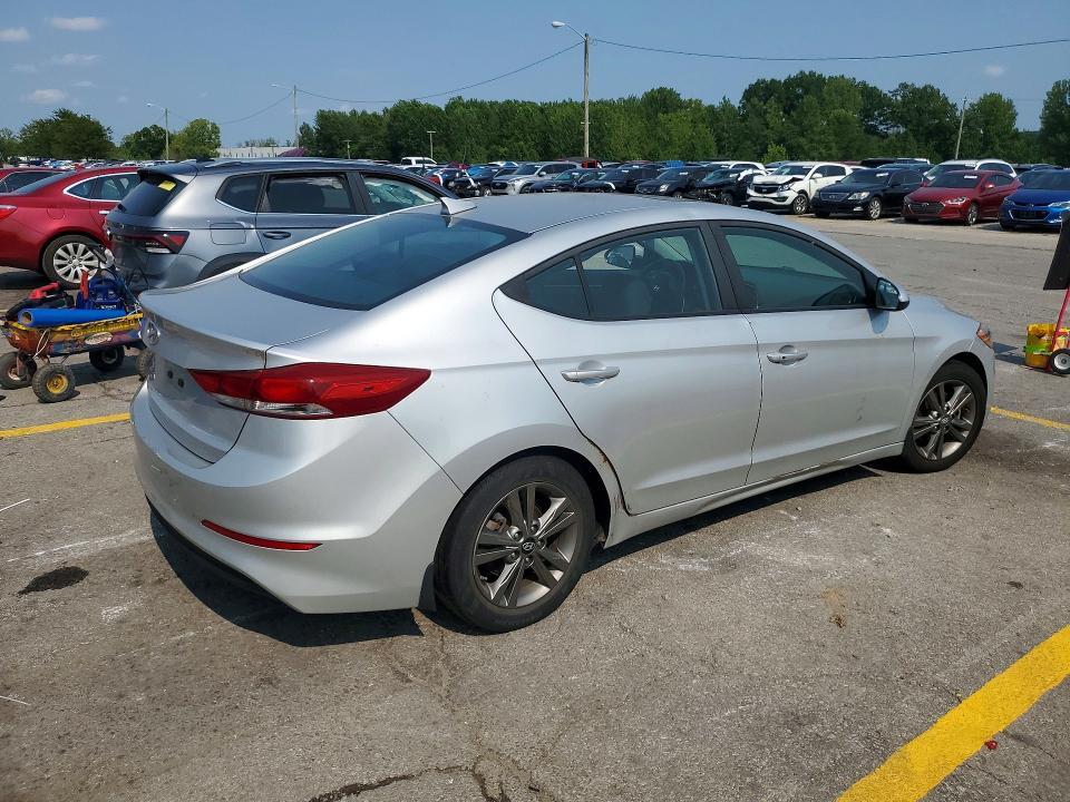 2018 HYUNDAI ELANTRA VALUE EDITION — Фото 3 из 12