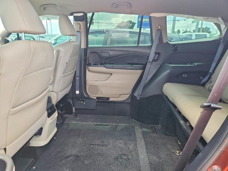 5FNYF5H76JB024614 2018 HONDA PILOT photo no. 11
