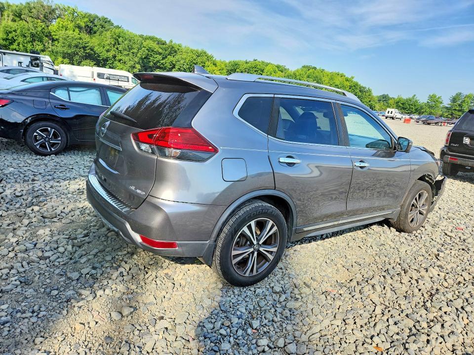 2017 NISSAN ROGUE SL — Фото 3 из 13