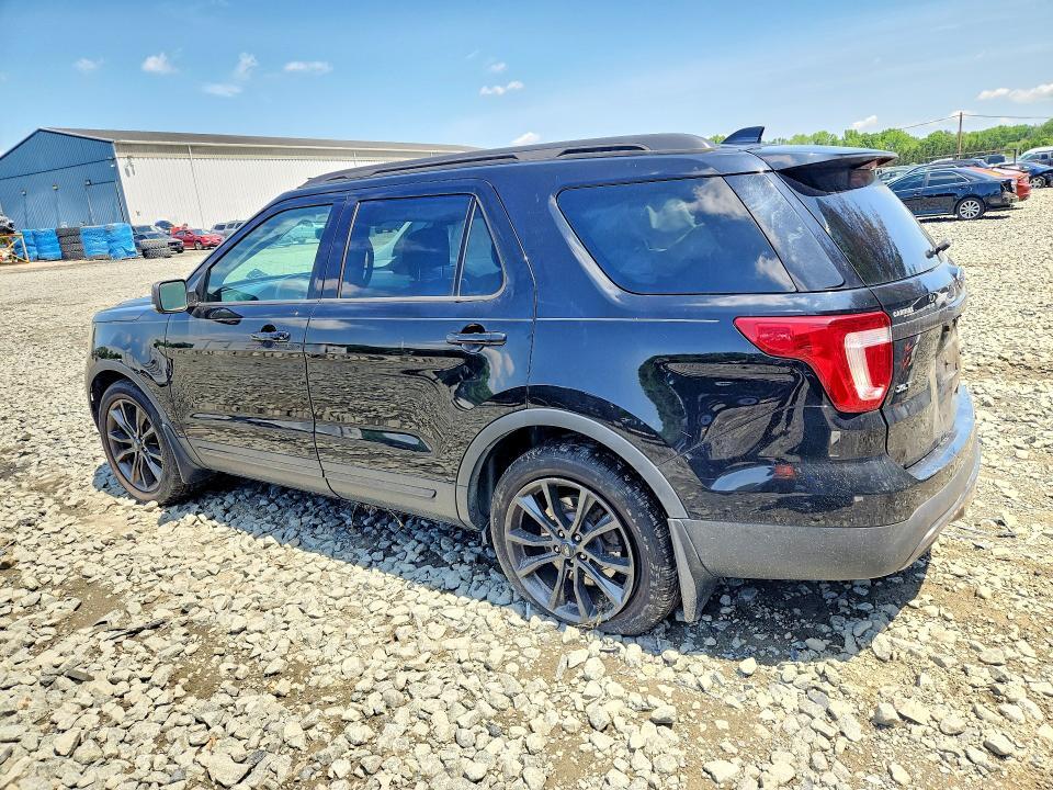 2017 FORD EXPLORER XLT — Фото 2 из 12