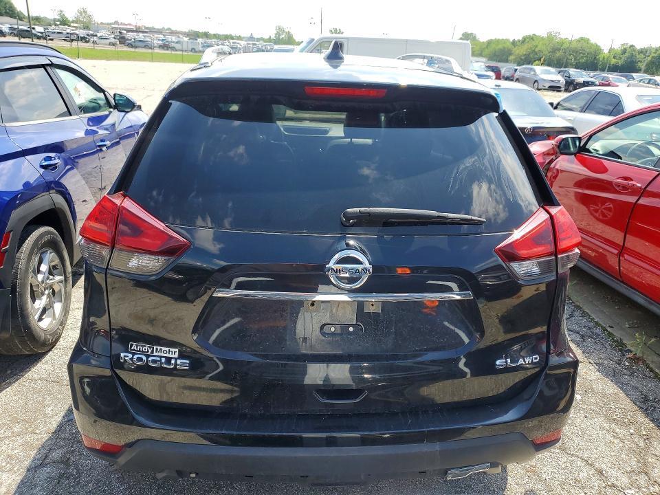 2017 NISSAN ROGUE SL — Фото 6 из 13