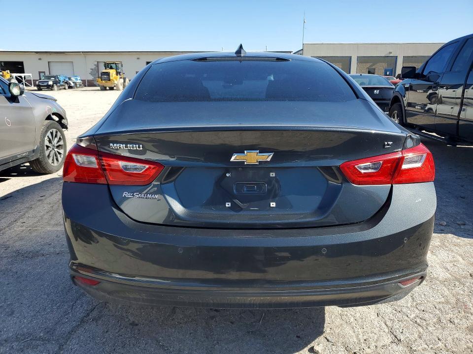 2017 CHEVROLET MALIBU LT — Фото 6 из 12