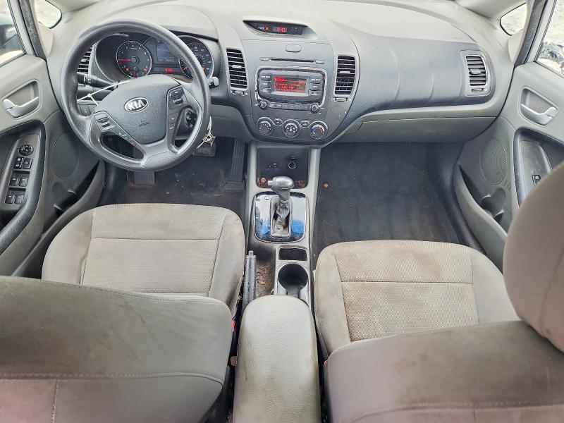 2017 KIA FORTE LX — Фото 8 из 12