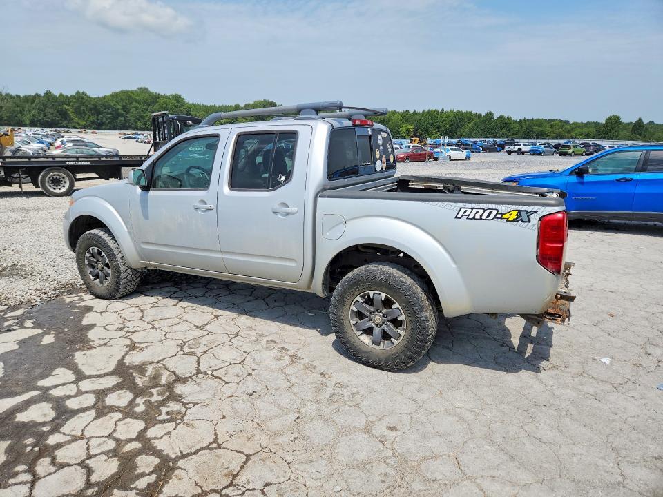 2017 NISSAN FRONTIER PRO-4X — Фото 2 из 12