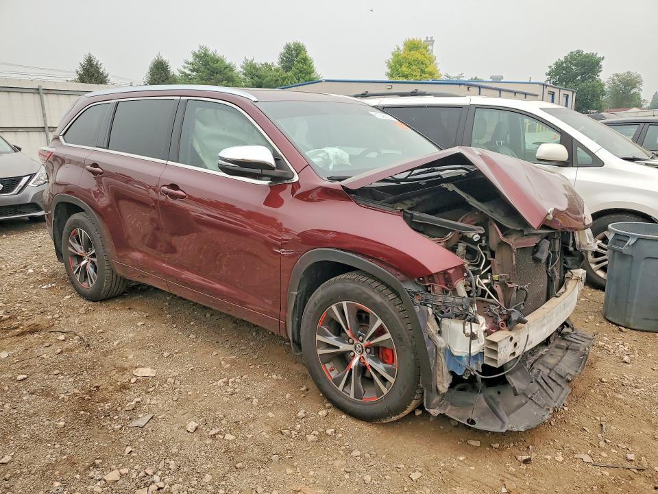 2016 TOYOTA HIGHLANDER XLE — Фото 4 из 12