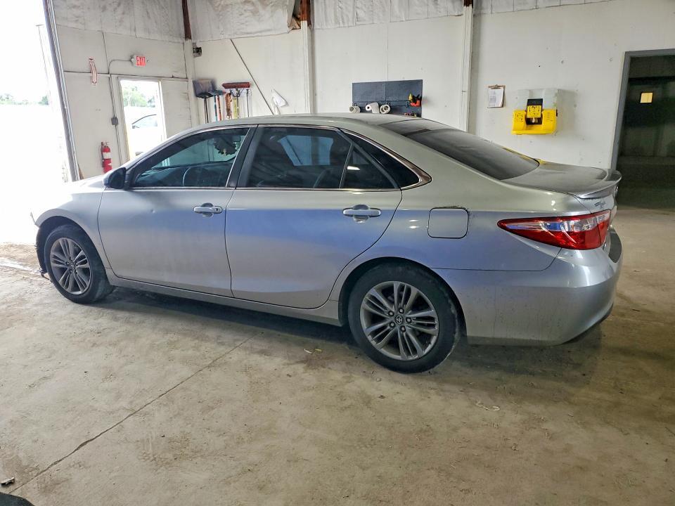 2016 TOYOTA CAMRY SE — Фото 2 из 12