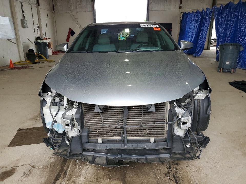 2016 TOYOTA CAMRY SE — Фото 5 из 12