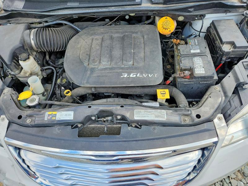 2016 CHRYSLER TOWN & COUNTRY — Фото 12 из 13