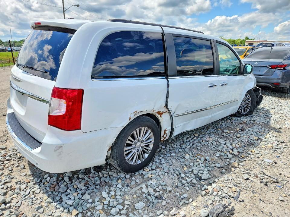 2016 CHRYSLER TOWN & COUNTRY — Фото 3 из 13