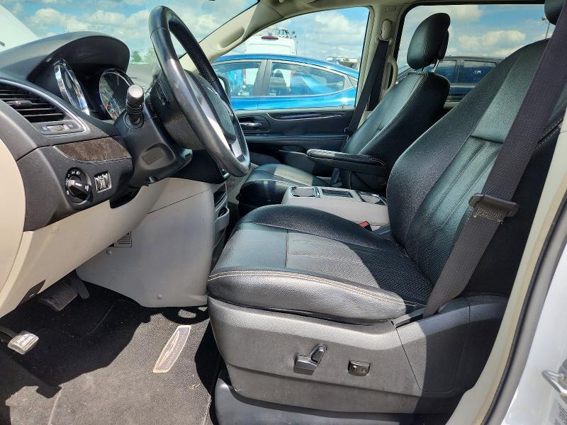2016 CHRYSLER TOWN & COUNTRY — Фото 7 из 13