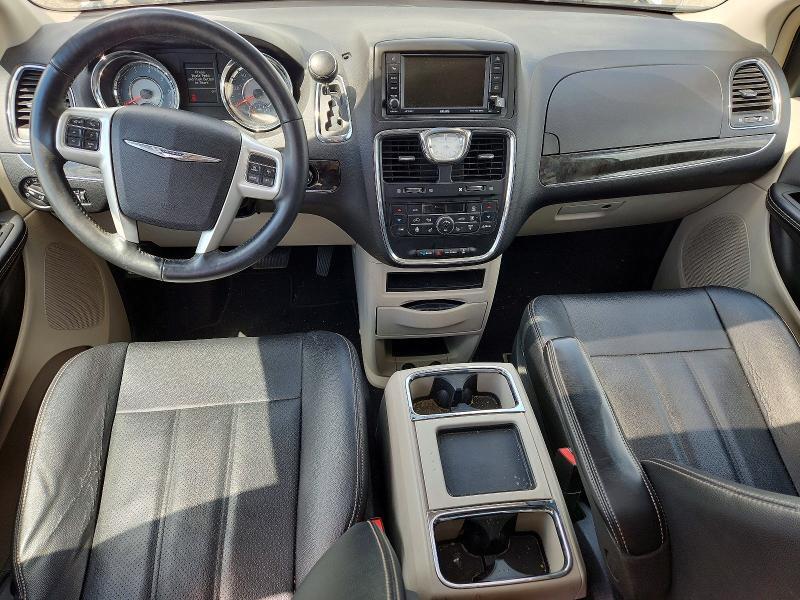 2016 CHRYSLER TOWN & COUNTRY — Фото 8 из 13