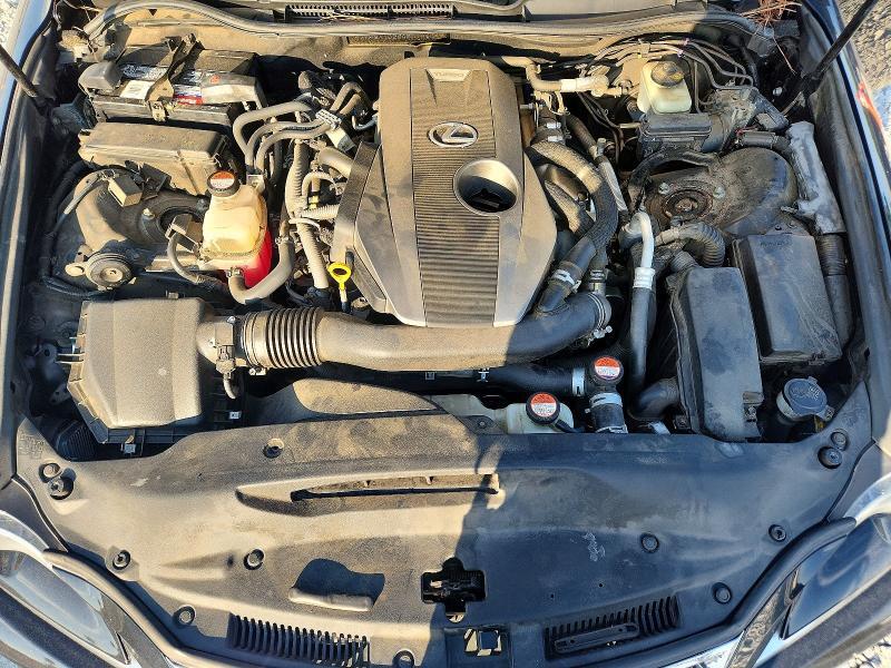 2016 LEXUS IS 200T — Фото 11 из 13