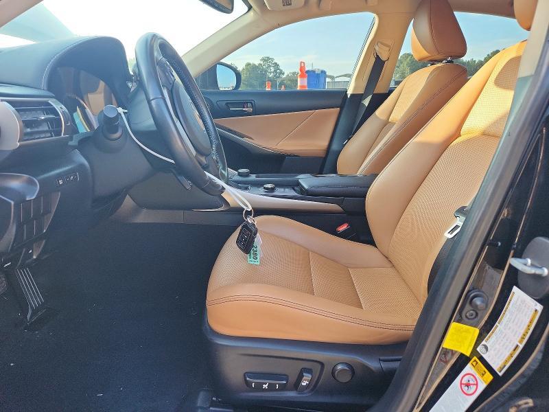 2016 LEXUS IS 200T — Фото 7 из 13