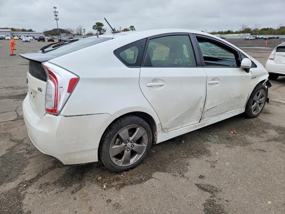 2015 TOYOTA PRIUS PERSONA SERIES — Фото 3 из 12