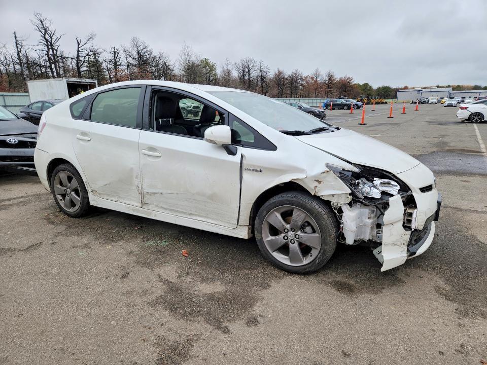 2015 TOYOTA PRIUS PERSONA SERIES — Фото 4 из 12