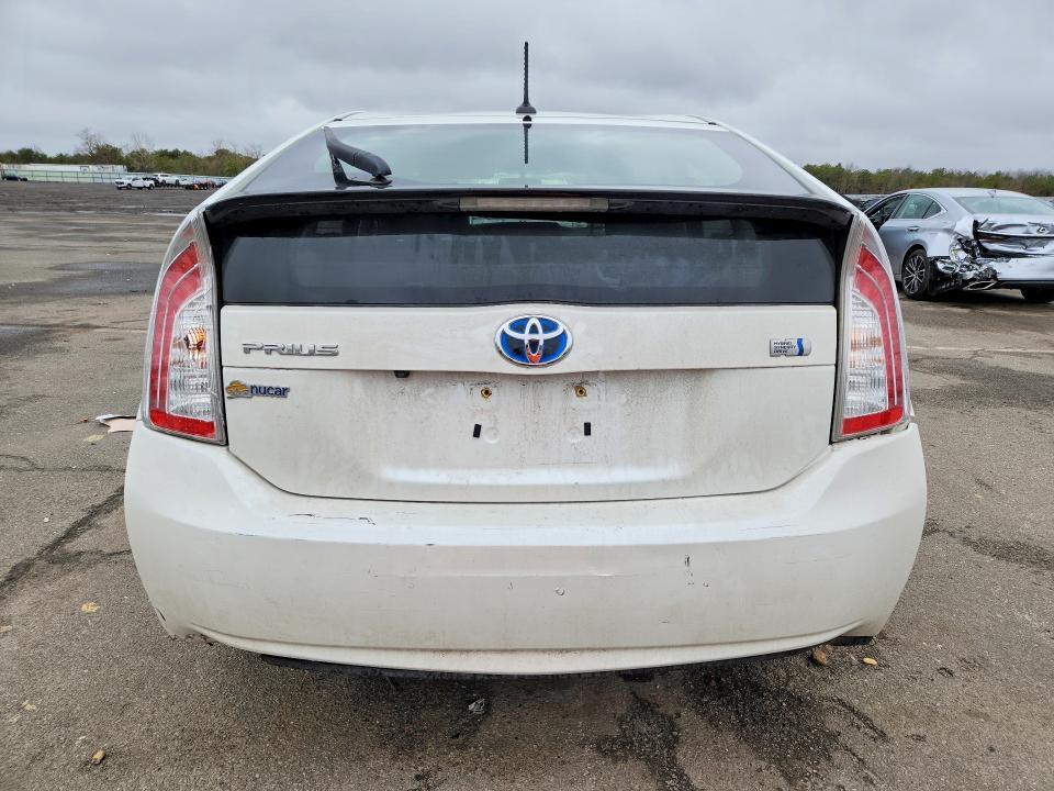 2015 TOYOTA PRIUS PERSONA SERIES — Фото 6 из 12