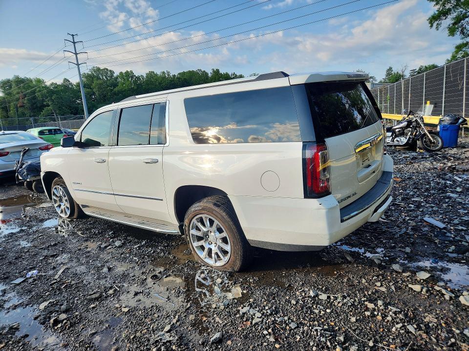 2015 GMC YUKON XL DENALI — Фото 2 из 12