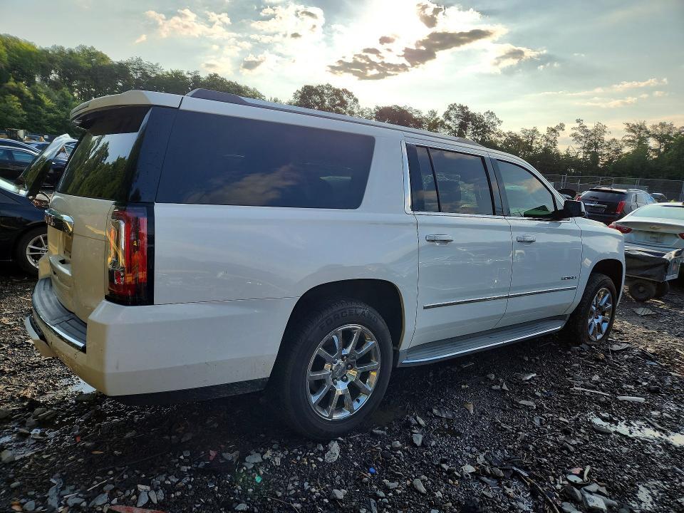 2015 GMC YUKON XL DENALI — Фото 3 из 12