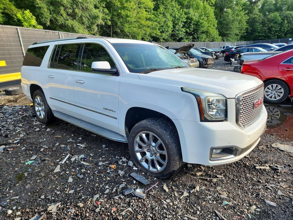 2015 GMC YUKON XL DENALI — Фото 4 из 12