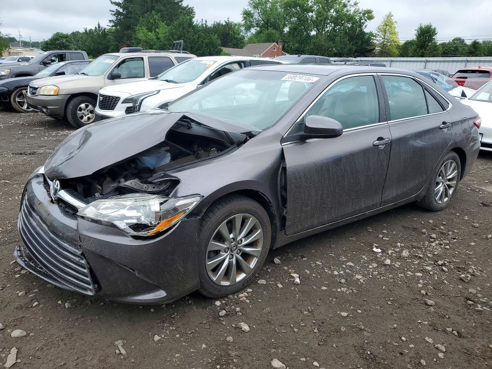 2015 TOYOTA CAMRY XLE