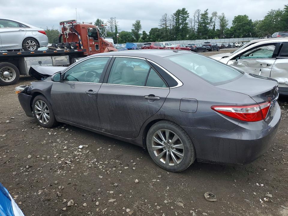 2015 TOYOTA CAMRY XLE — Фото 2 из 12