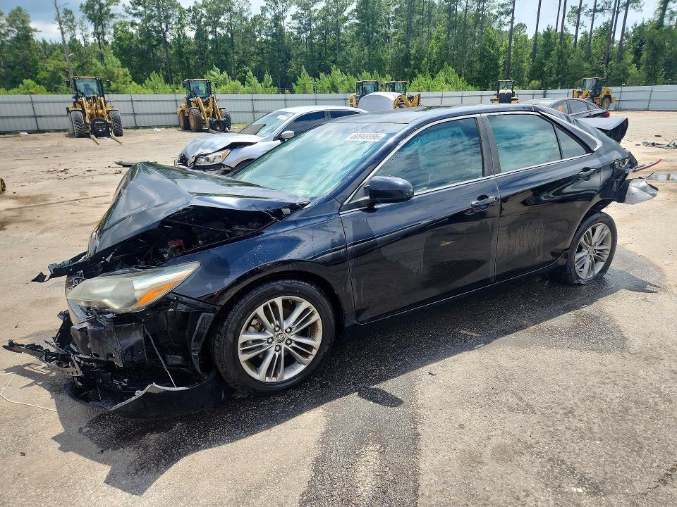 2015 TOYOTA CAMRY SE