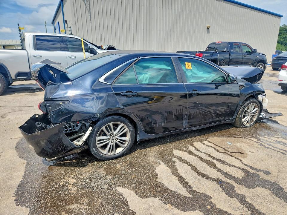 2015 TOYOTA CAMRY SE — Фото 3 из 12