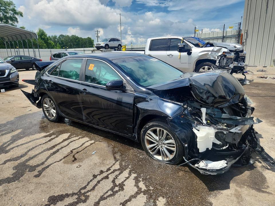 2015 TOYOTA CAMRY SE — Фото 4 из 12