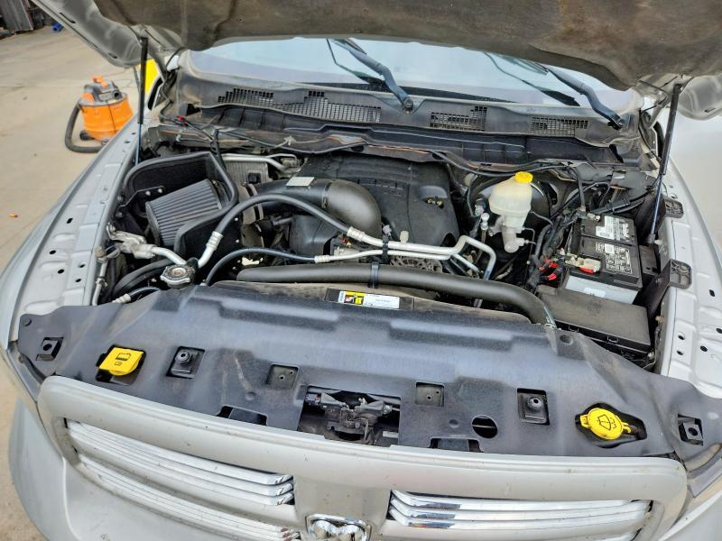 2015 RAM 1500 SPORT — Фото 11 из 12