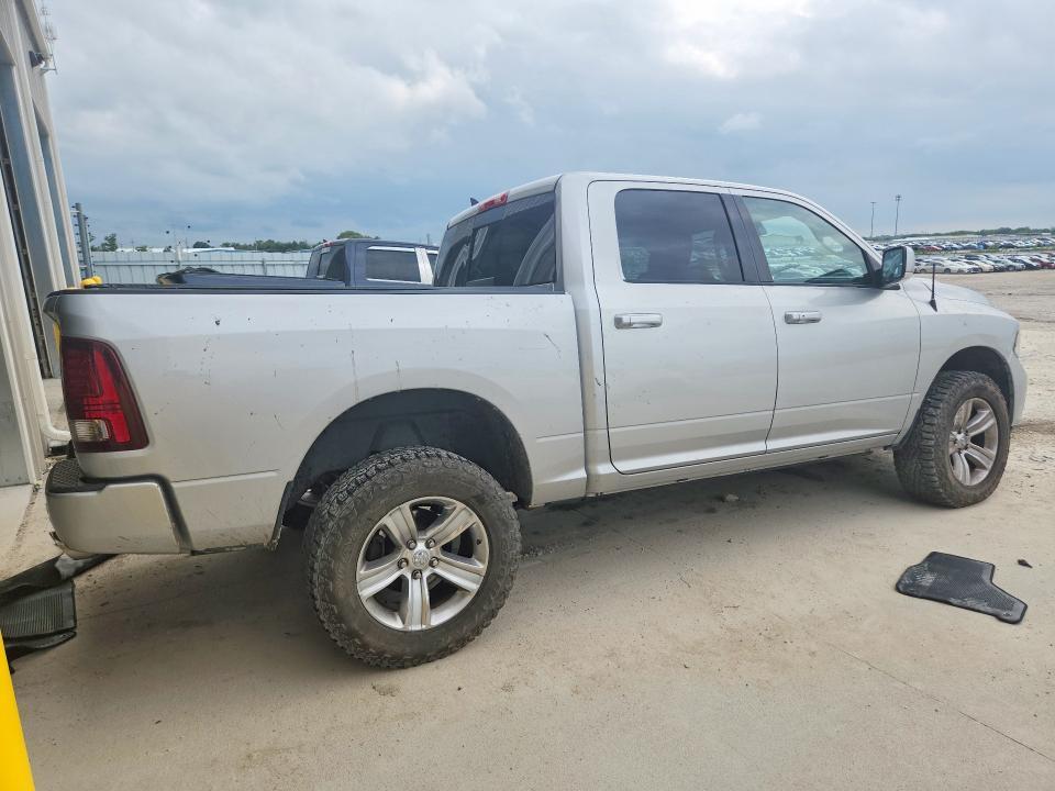 2015 RAM 1500 SPORT — Фото 3 из 12