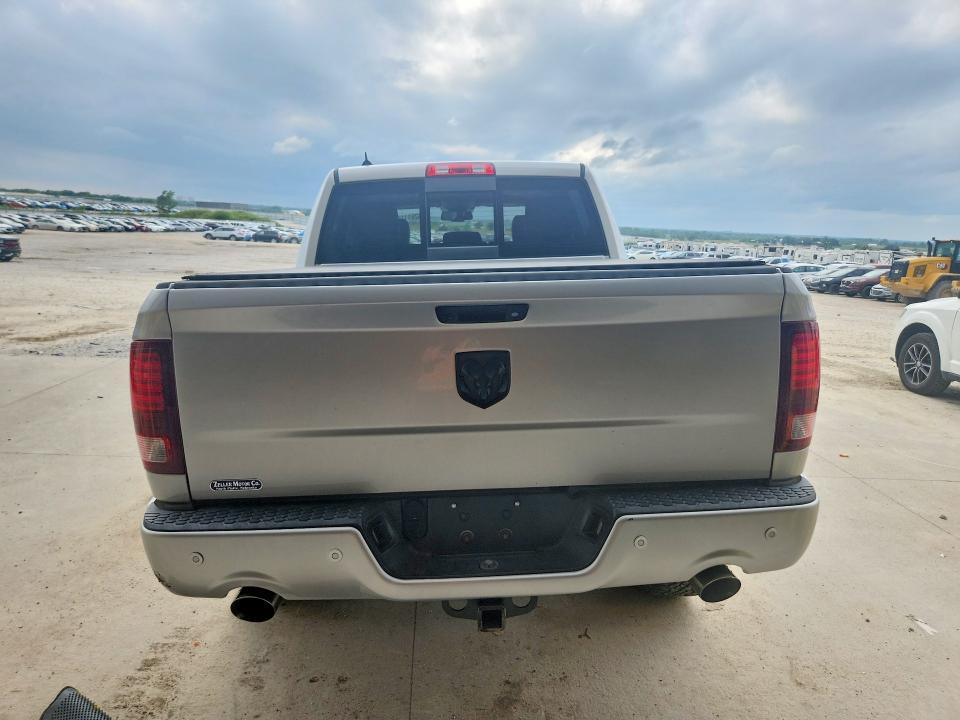 2015 RAM 1500 SPORT — Фото 6 из 12