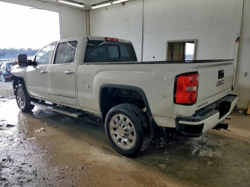2015 GMC SIERRA K2500 DENALI — Фото 2 из 12