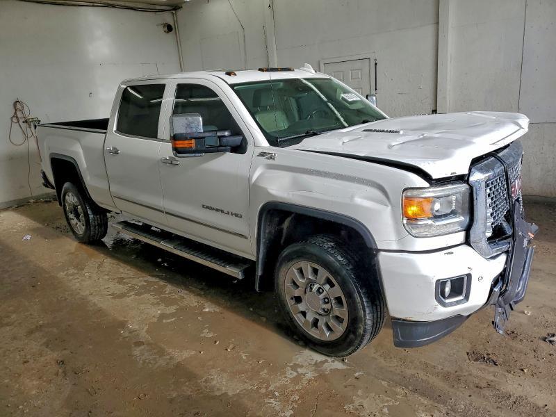 2015 GMC SIERRA K2500 DENALI — Фото 4 из 12