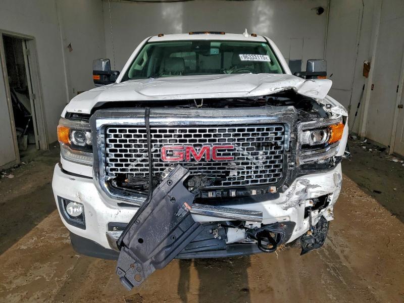 2015 GMC SIERRA K2500 DENALI — Фото 5 из 12