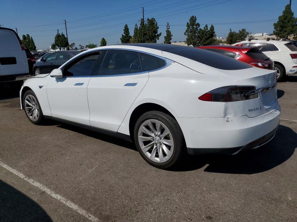 2015 TESLA MODEL S — Фото 2 из 13