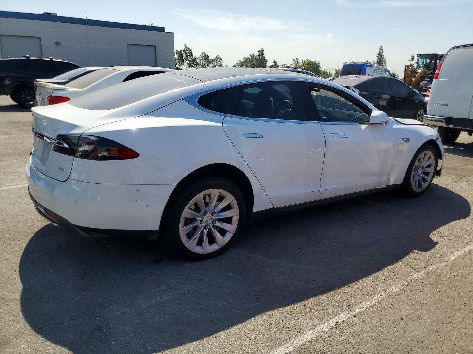 2015 TESLA MODEL S — Фото 3 из 13