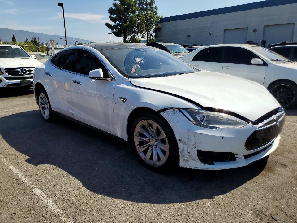 2015 TESLA MODEL S — Фото 4 из 13