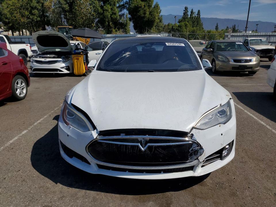 2015 TESLA MODEL S — Фото 5 из 13
