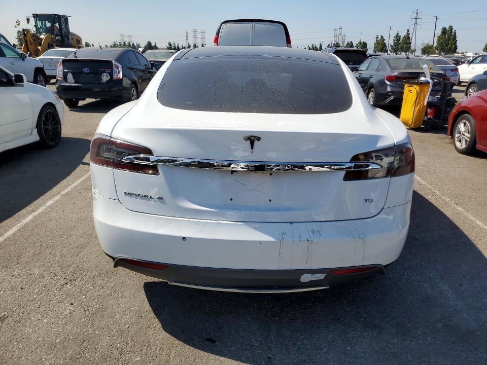 2015 TESLA MODEL S — Фото 6 из 13