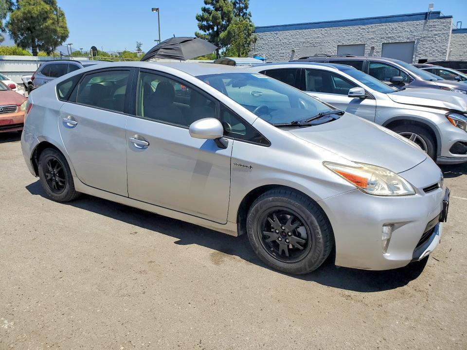 JTDKN3DU2F0475103 2015 TOYOTA PRIUS photo no. 4