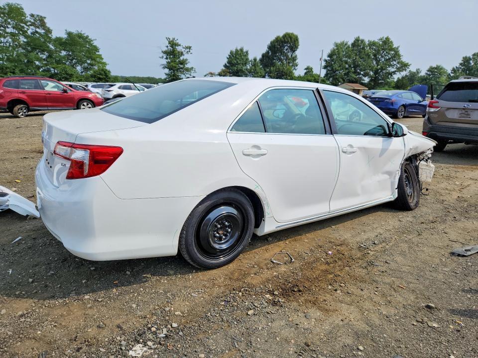 2014 TOYOTA CAMRY LE — Фото 3 из 13
