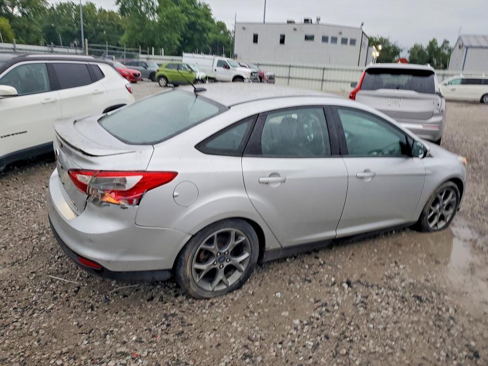 2014 FORD FOCUS SE — Фото 3 из 12