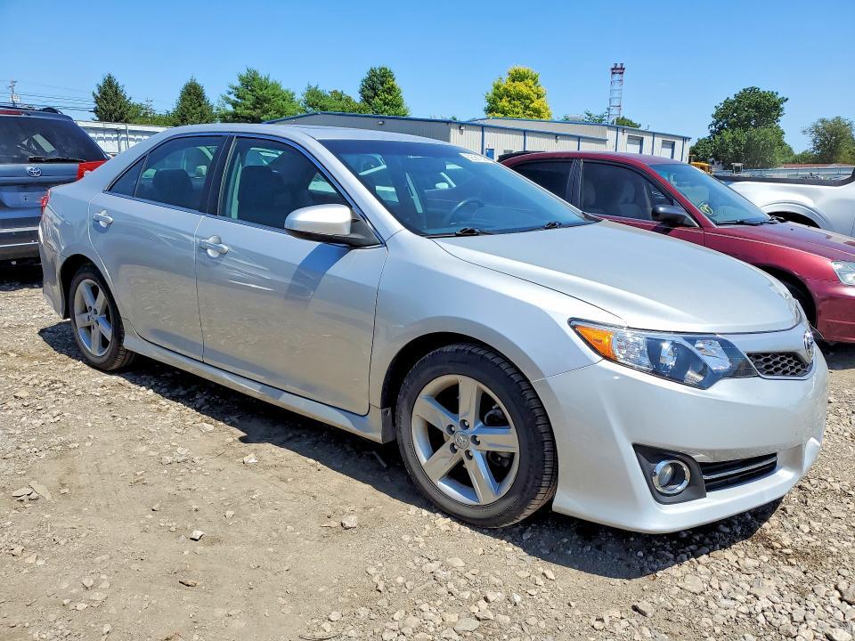 2012 TOYOTA CAMRY SE — Фото 4 из 12